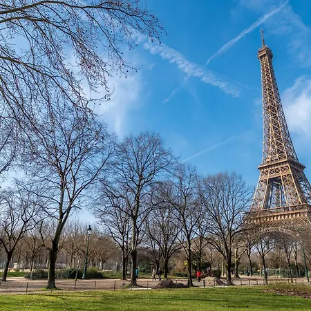 Ac & Duplex Close To Eiffel Tower - 20 Min Away Apartment *